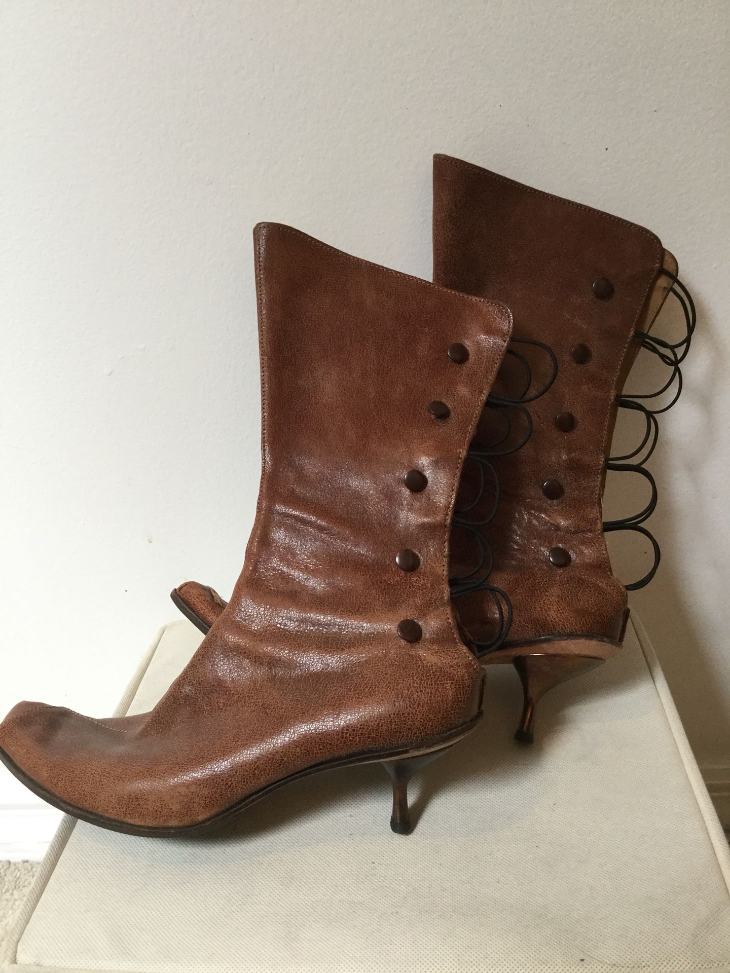 Women’s boots, all leather size 8