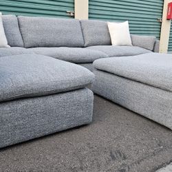 FREE DELIVERY!!! Living Spaces “Alana” Modular 5pc  Couch (2.2k Retail + tax… 60% OFF!!!)