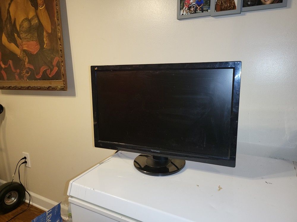 Selling 2 Monitors; 1 Samsung Gaming Monitor, 1 General use Monitor