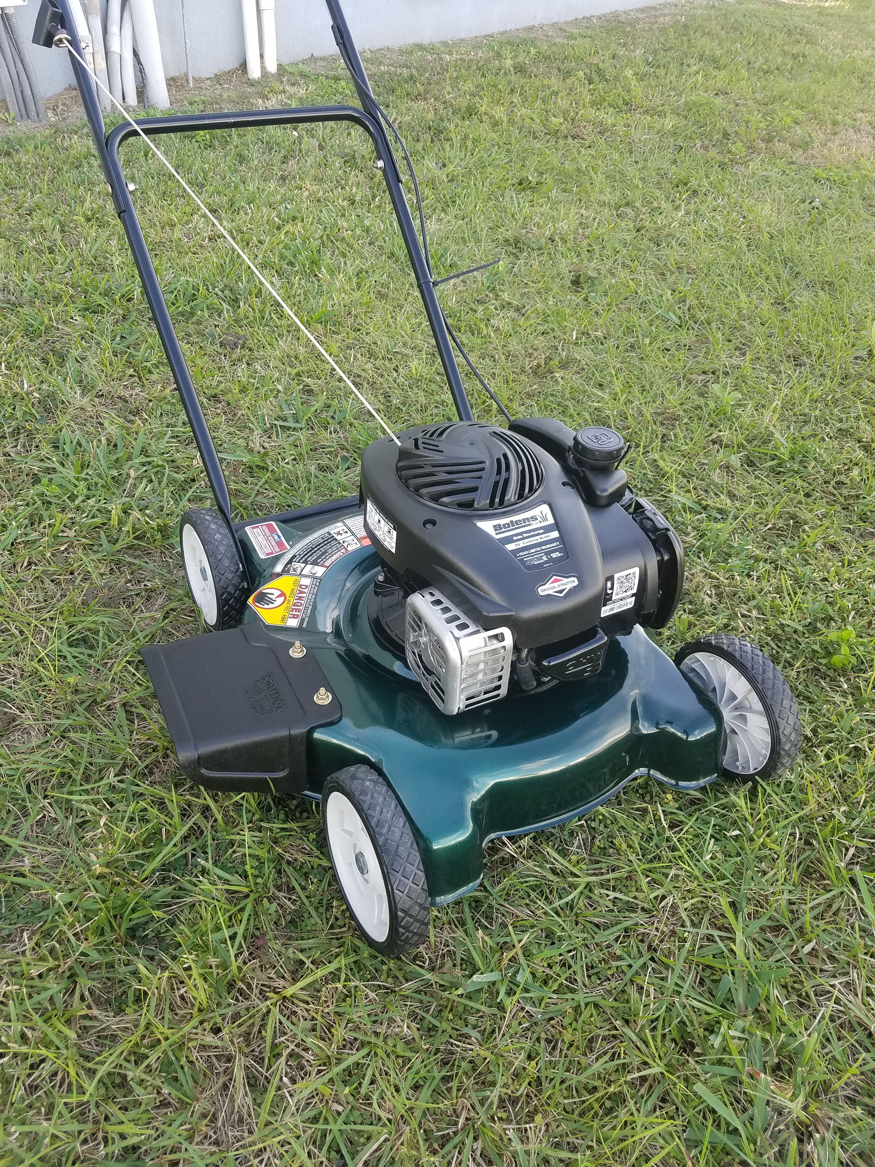New. never used Bolens 125cc 20" - 3-Cutting Height Push Mower. - Gas Push Compact