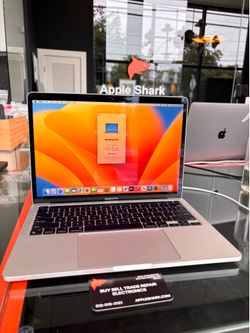 MacBook Pro 13” M2 Chip 8GB Ram 256SSD! 90 Day warranty! We offer financing.