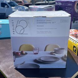 Dinnerware Set