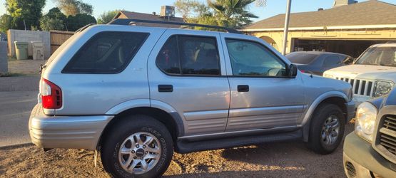 Se vende izuzo gris 2002