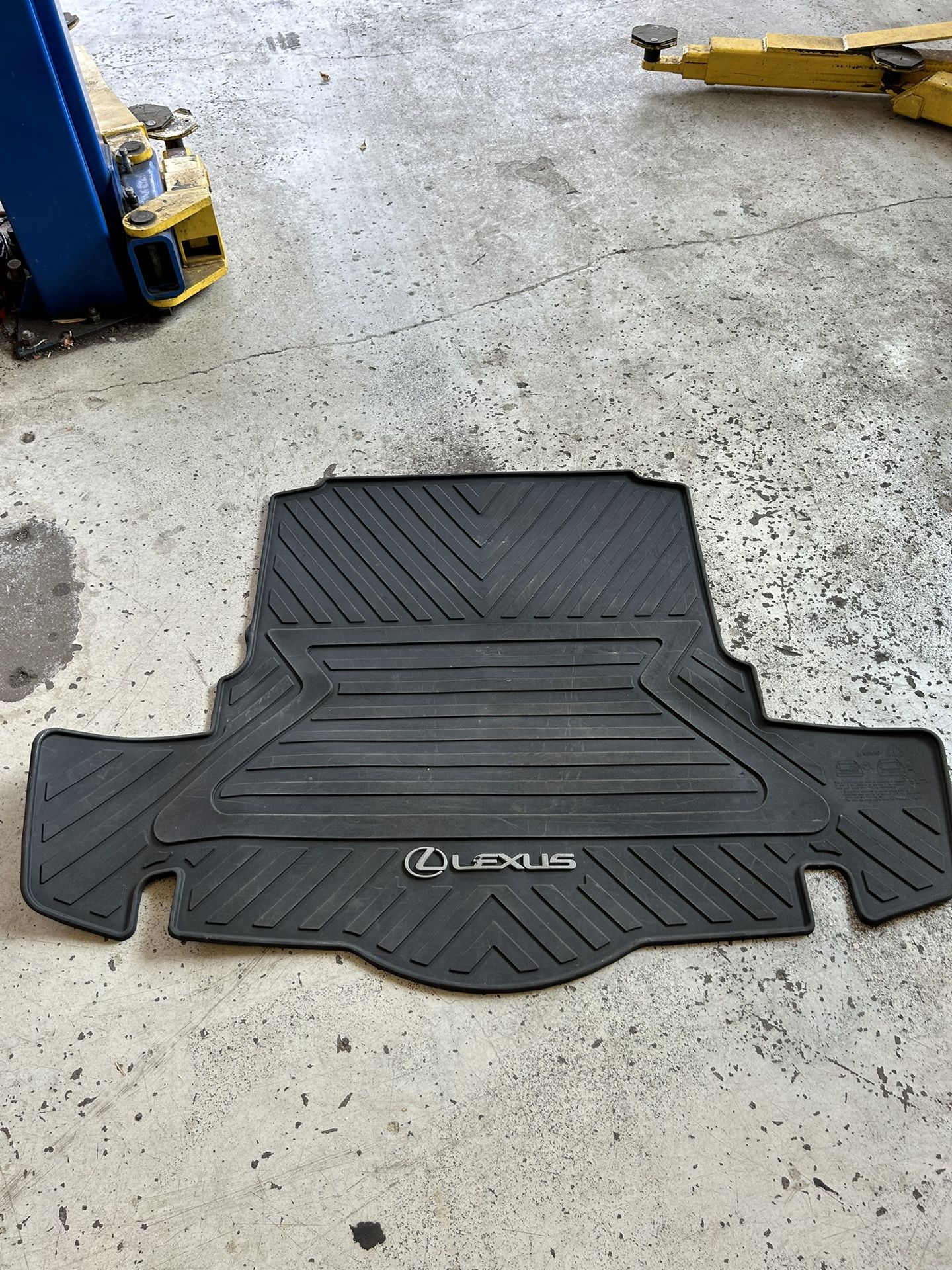 Lexus IS Trunk Liner