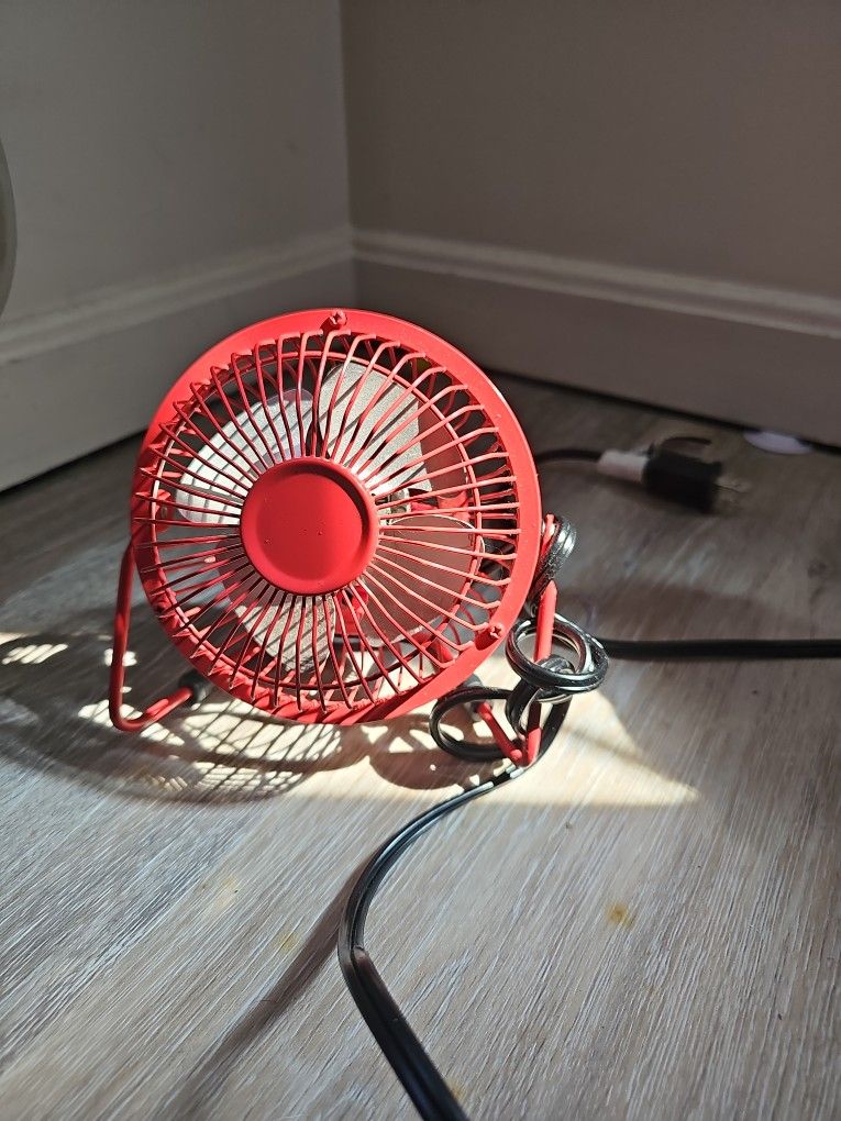 Mini Fan Used In Good Condtion 