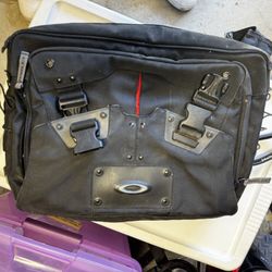 Oakley Tactical Messenger Laptop Bag – Heavy Duty Black