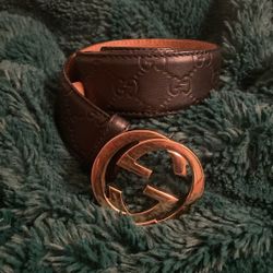 Black Gucci belt 