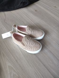 New Old Navy Slip-on Sneakers Size 6 Toddler