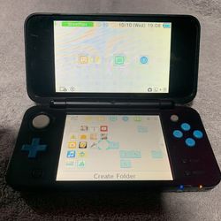 Nintendo 2DS XL Handheld Console - Black and Turquois