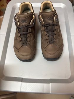 Cabelas meindle walking shoes