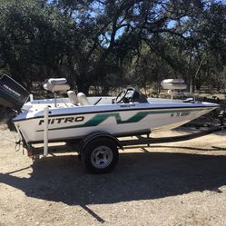 Nitro Bass Boat / Rick Clunn Edition 