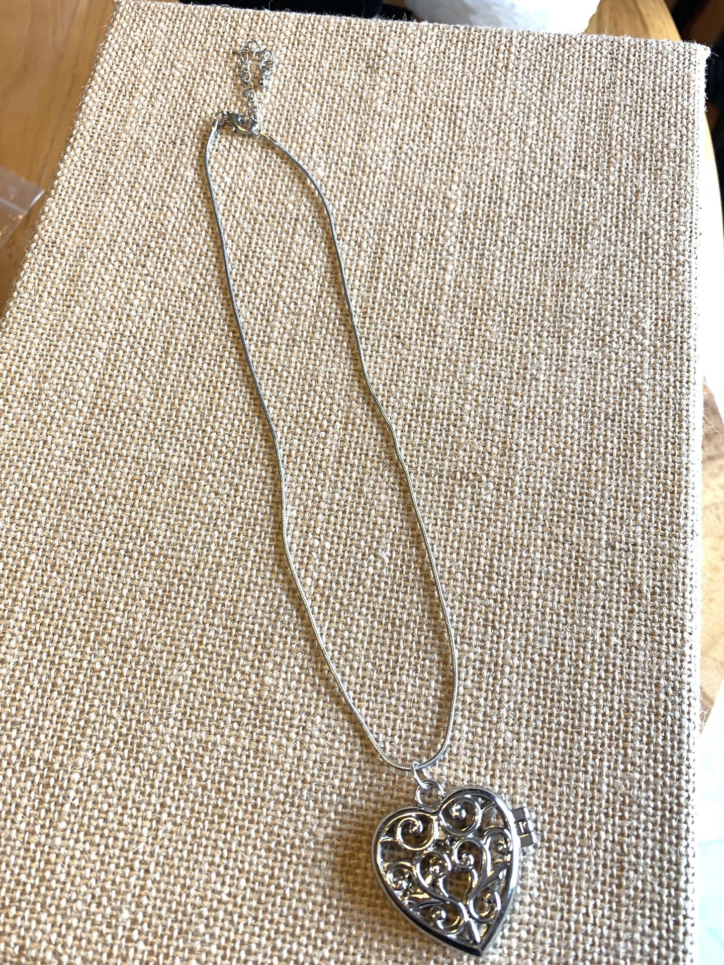 Silver tone/ heart locket necklace