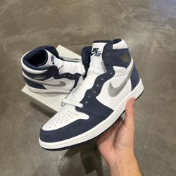 Midnight Navy Jordan 1