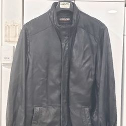 Kirkland signature Leather Insulated fall winter men's men jacket coat Size L Black Pockets  

Kirkland signature 
Leather with insulated lining
Stand