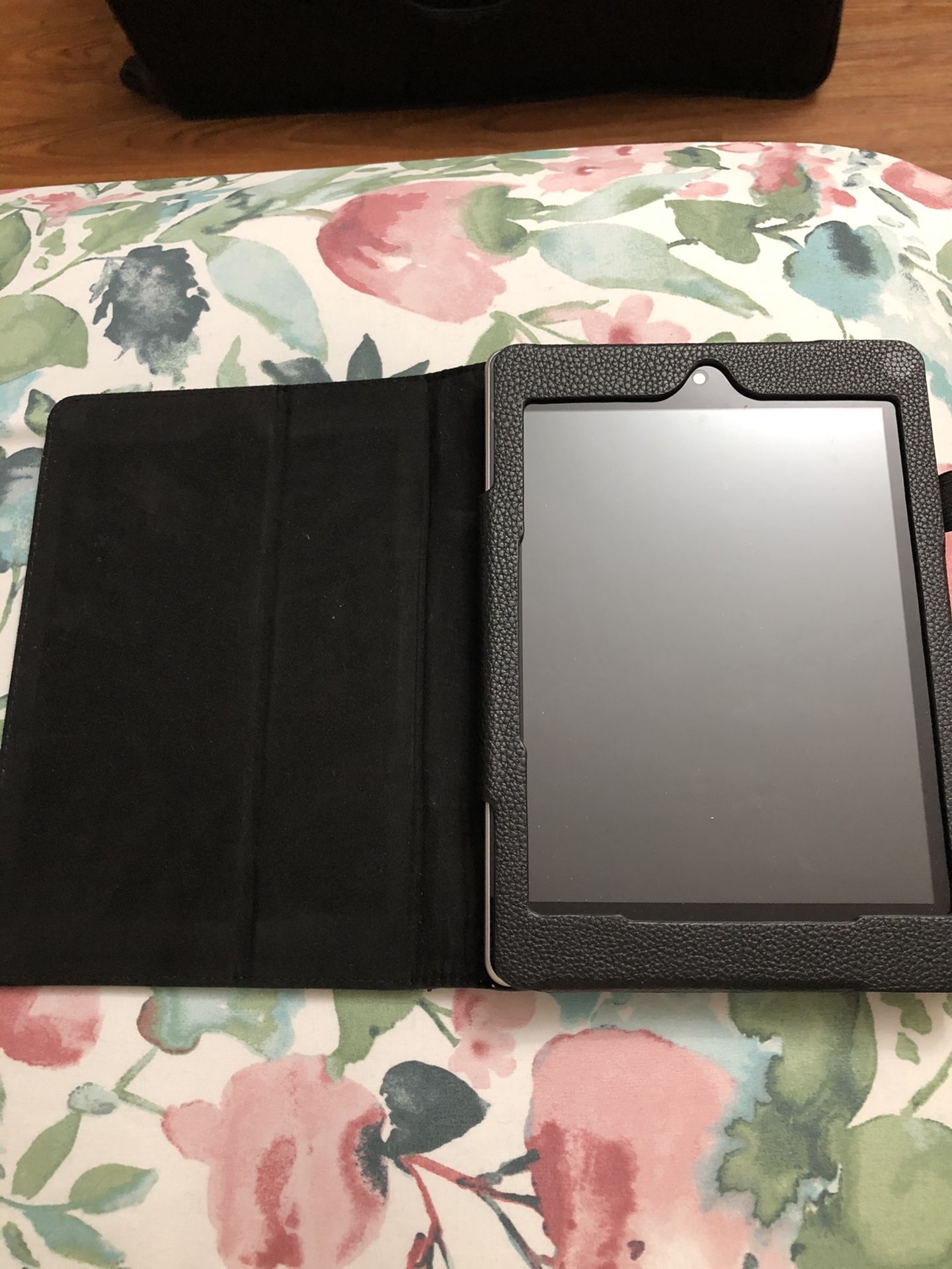 Perfect Condition Acer Iconia Tablet 16GB with Case 
