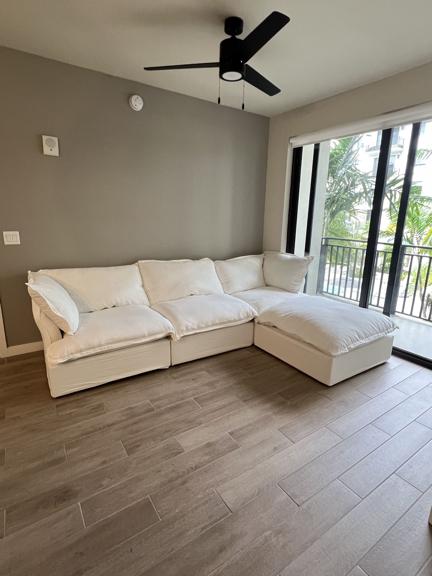 White Cloud Sectional (New)