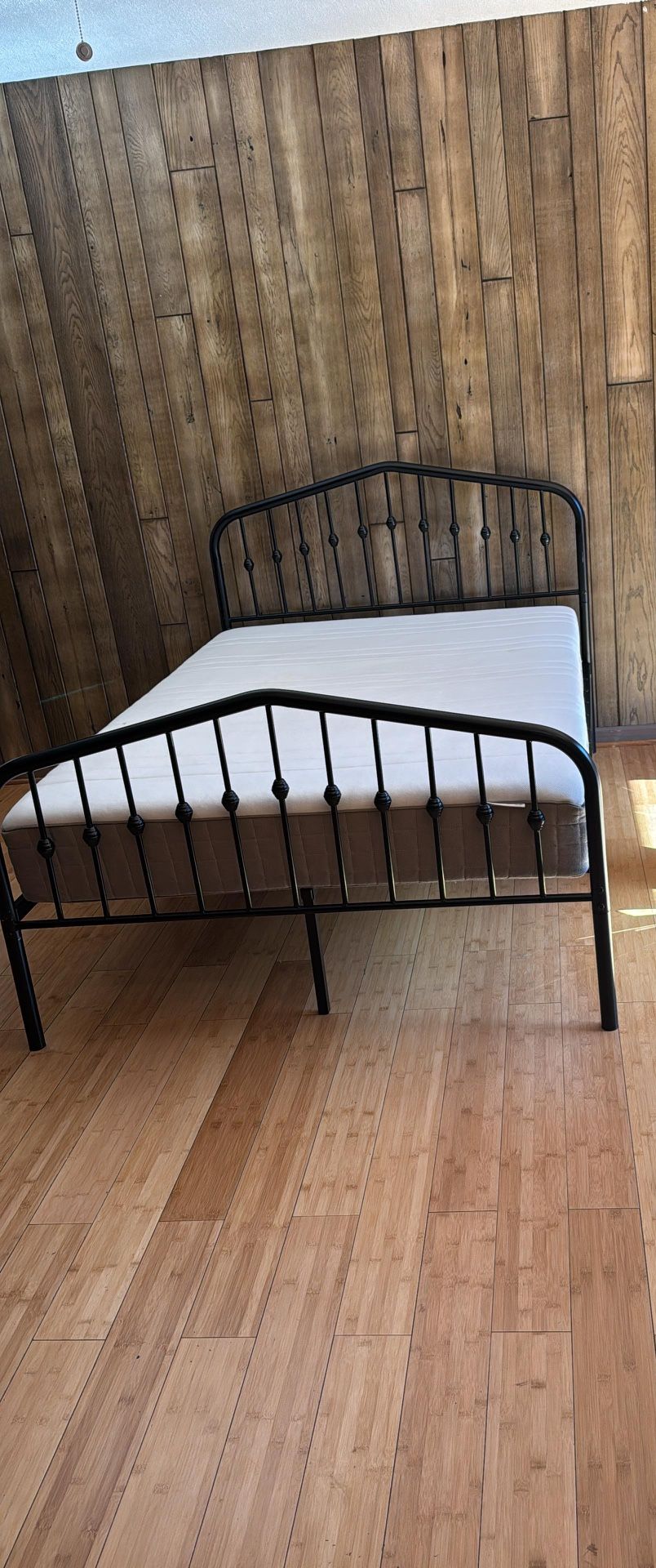 Metal Bed Frame 