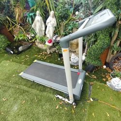 Caminadora Electrica Sunny Capacidad 220 Libras  Pequeña Practica Para Espacios Reducidos