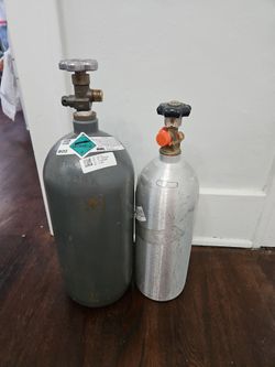 CO2 cylinder