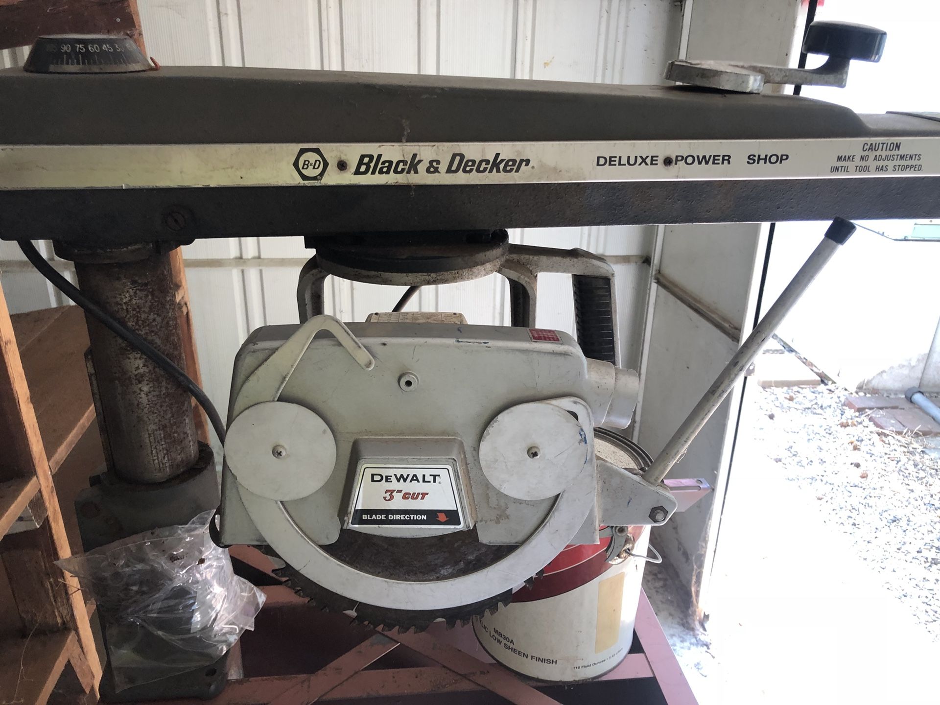 Black & Decker Dewalt vintage radial arm Saw