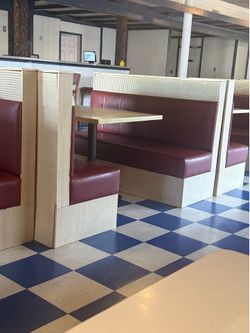 8 Red restaurant booth