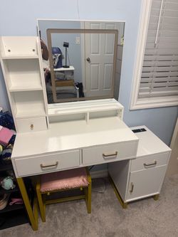 White light up vanity