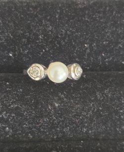Vintage sterling silver ring, pearl and small diamonds, sz 6.25