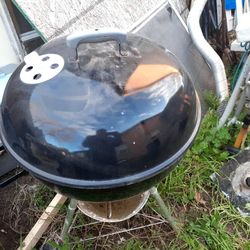 **** Large Weber BBQ****