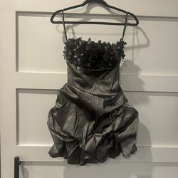 SIZE SMALL/PETITE COCKTAIL / BALLOON STYLE  🔥 TITLE:  Cute Balloon Style Prom Dress Size Small/Peti