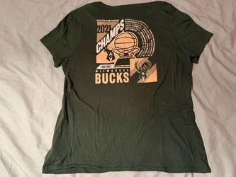 Milwaukee Bucks 2021 NBA Eastern Conference Champions Fanatics Green Shirt; Women’s XL