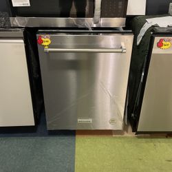 New KitchenAid Stainless Steel Dishwasher‼️