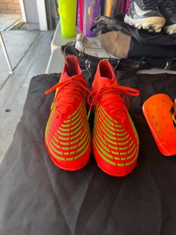 Adidas Predator Soccer Cleats – Men’s 9.5 – Orange/Green