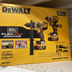 Dewalt New Kit Hammer Drill And Impact , Batteries And Charger 
