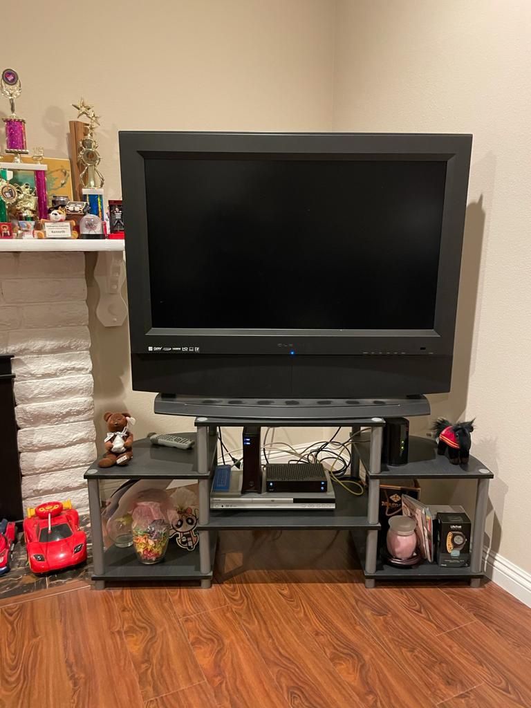 TV & TV STAND BUNDLE