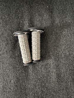 Pro taper grips