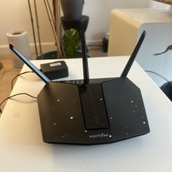 Night Hawk AX 2400 5 Stream Router 