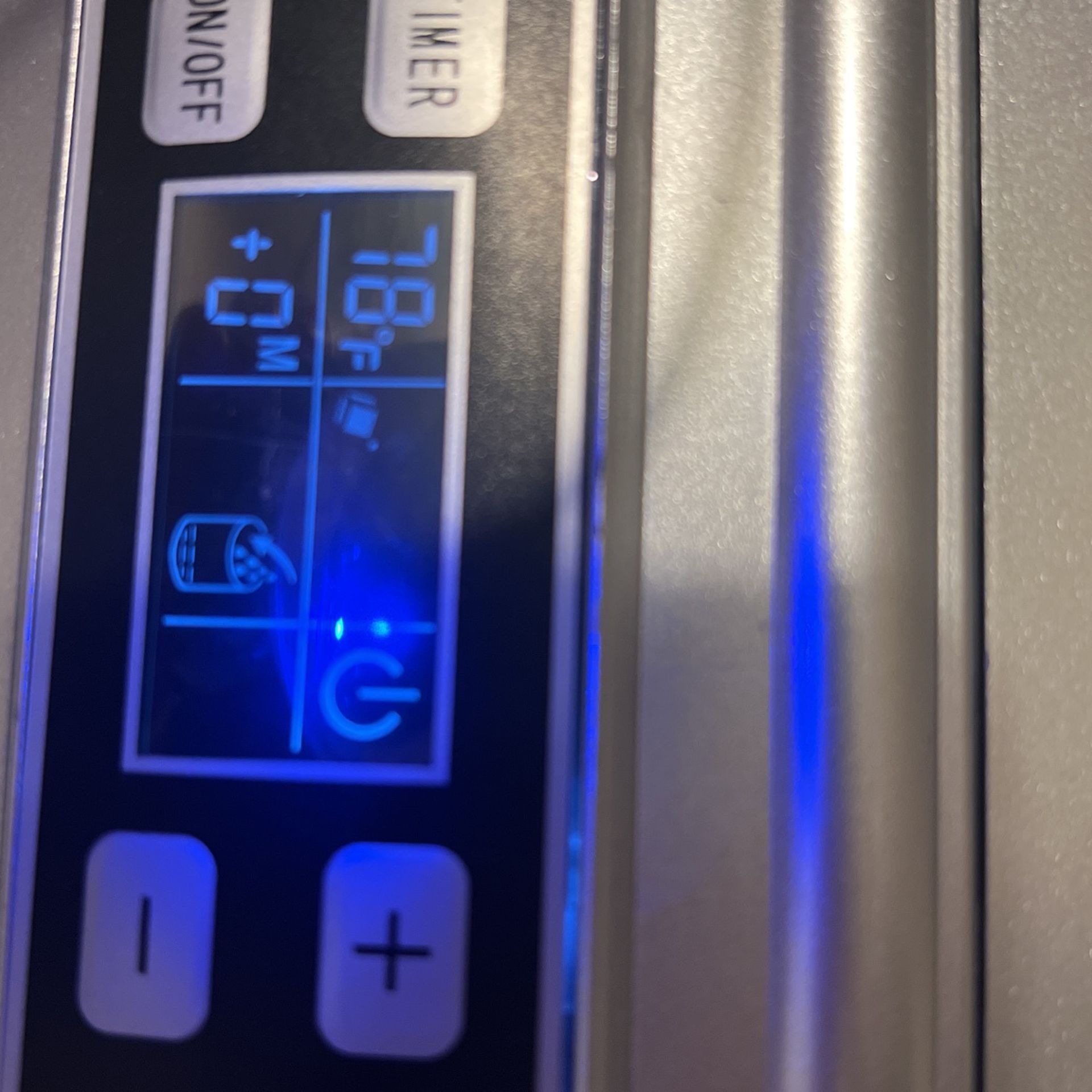 Frigidaire Ice machine Bar/outside Patio