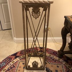 Accent Tower Table