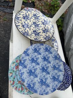 Floral Ceramic Decorative Plates Set