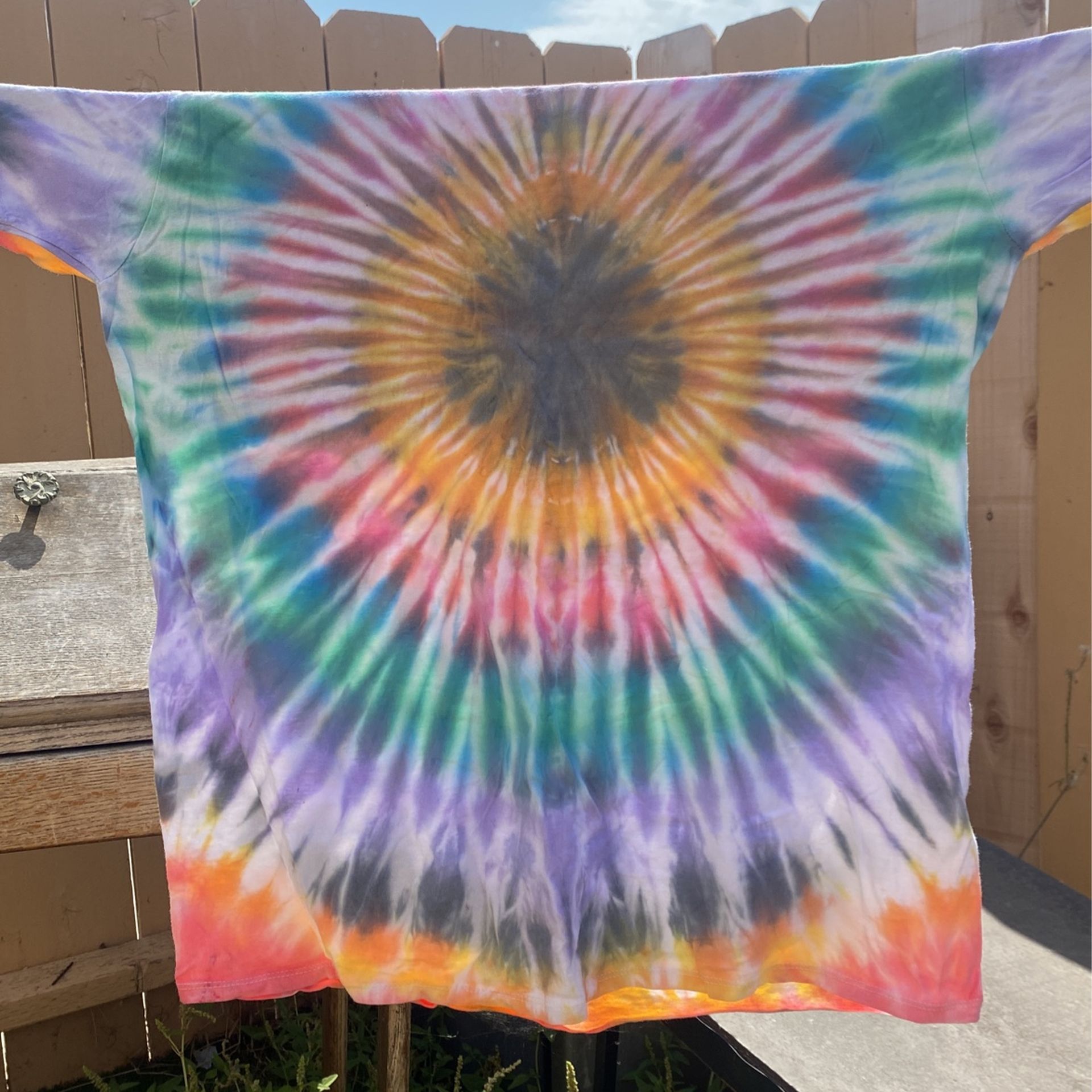 Toroidal Tesseracting Clownfan XL Crewneck Tie-Dye tshirt