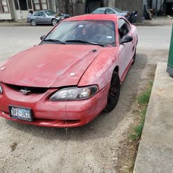 98 Mustang/PLEASE READ DESCRIPTION