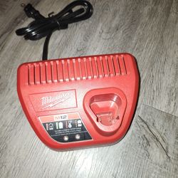 Milwaukee M12 Battery Charger