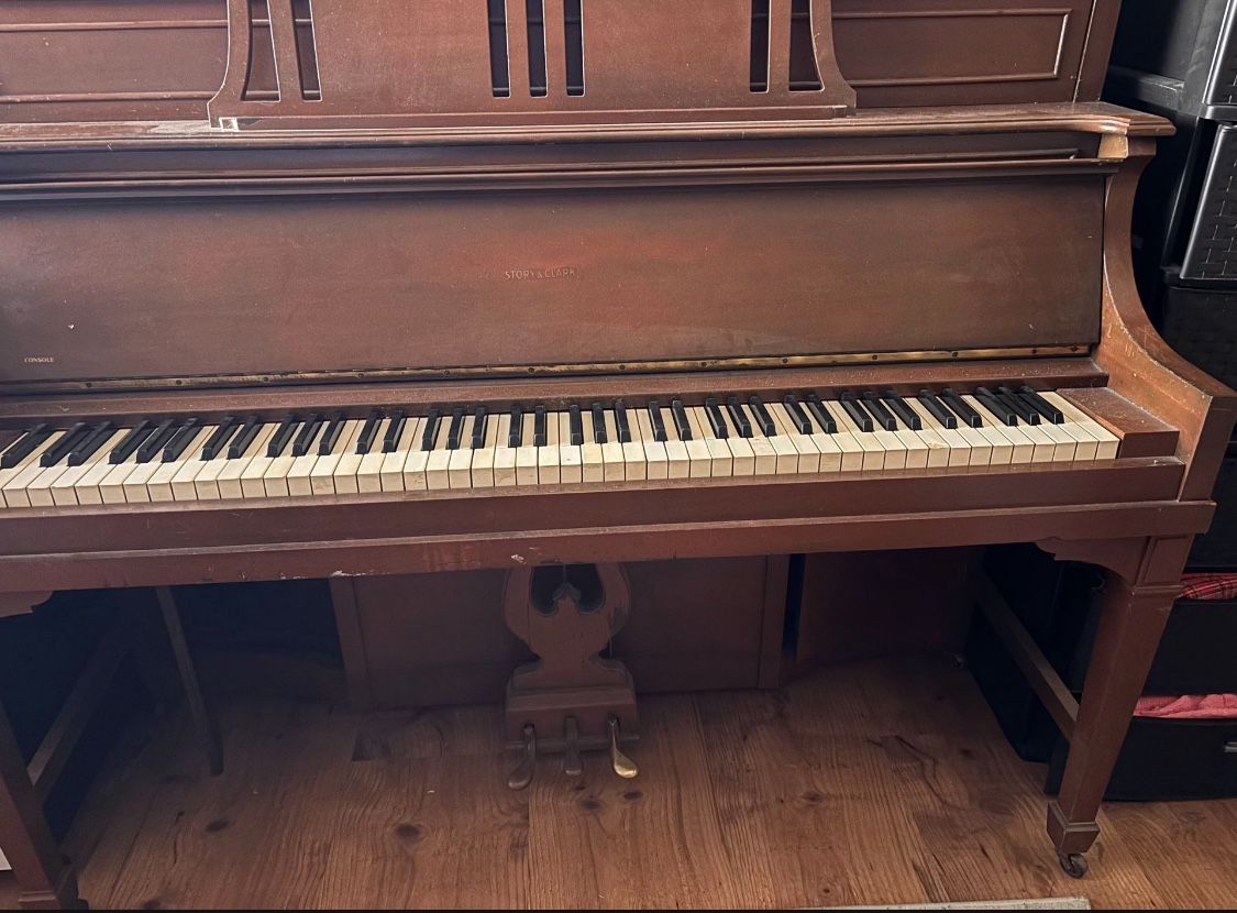 Free Piano Story And Clark!