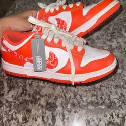 Nike Dunks 
