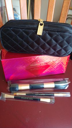 Travel makeup brush kit, Elizabeth Arden