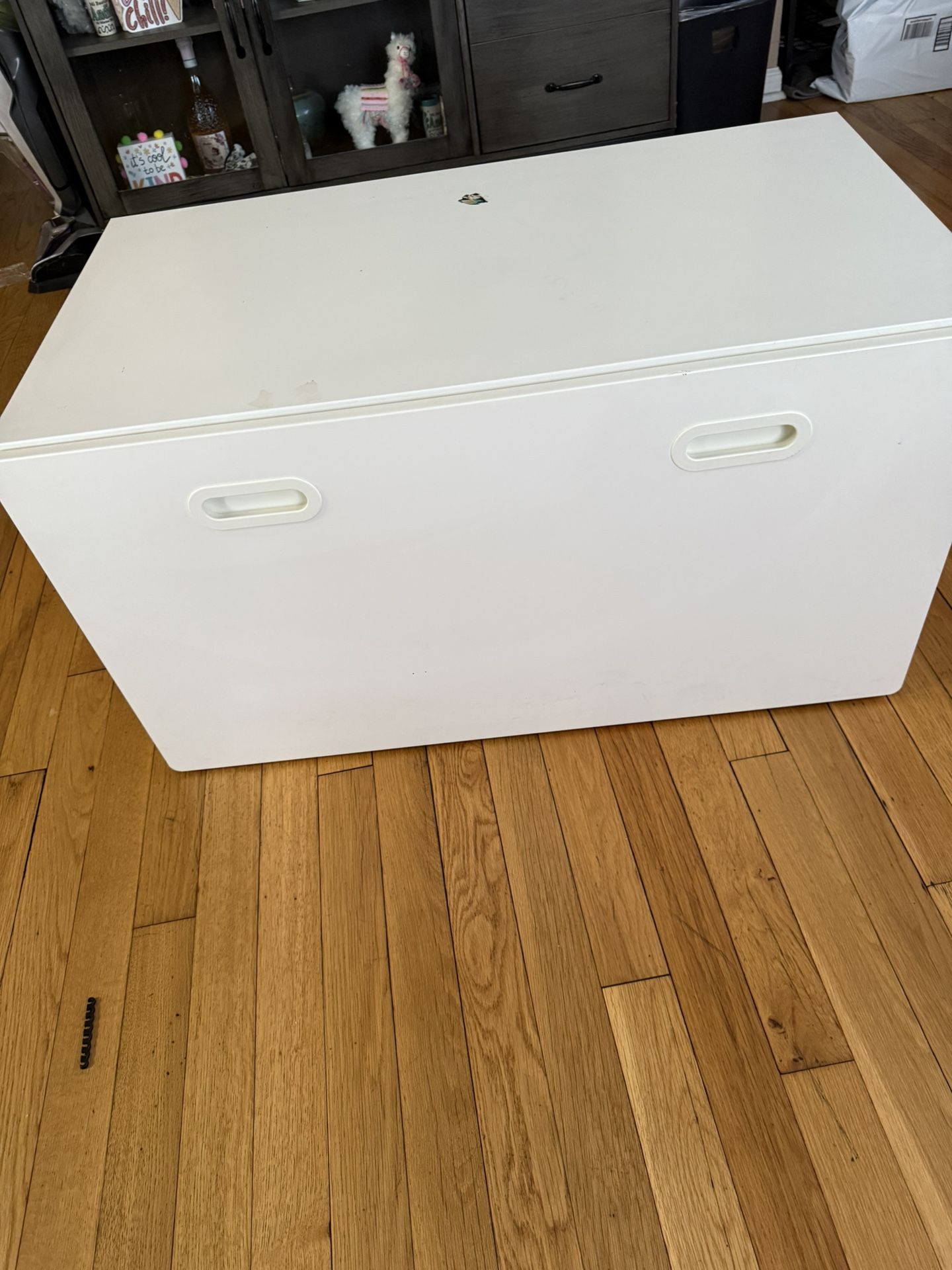 Toy chest