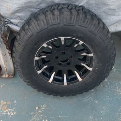 Goodyear Wrangler MT/R LT 245/75R16