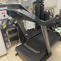 Treadmill 