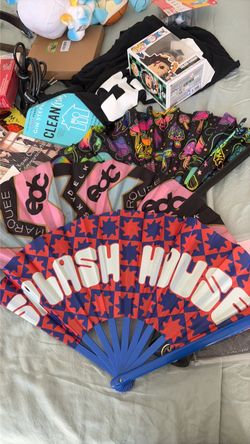 Festival Fans/Collectible Toys/etc