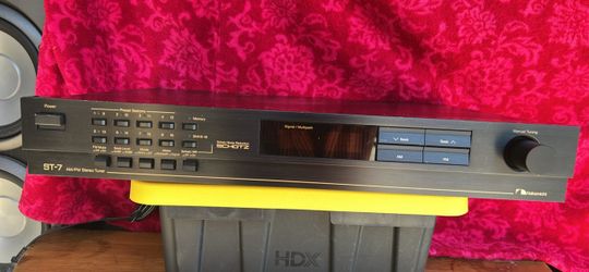 Nakamichi ST-7 AM/FM Stereo Tuner
